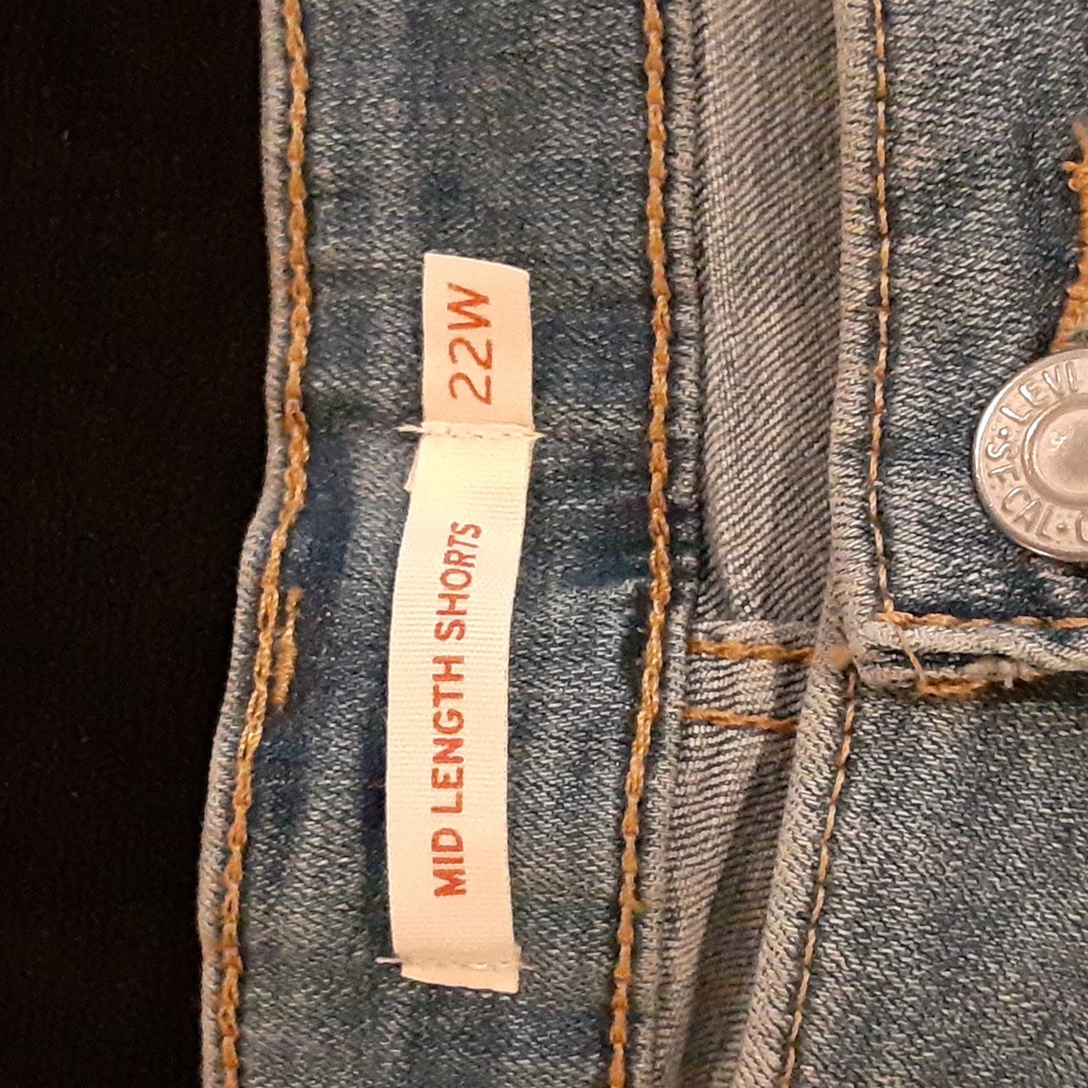 Levi's Women's Denim Mid Length Shorts Size 22W - Picture 7 of 8